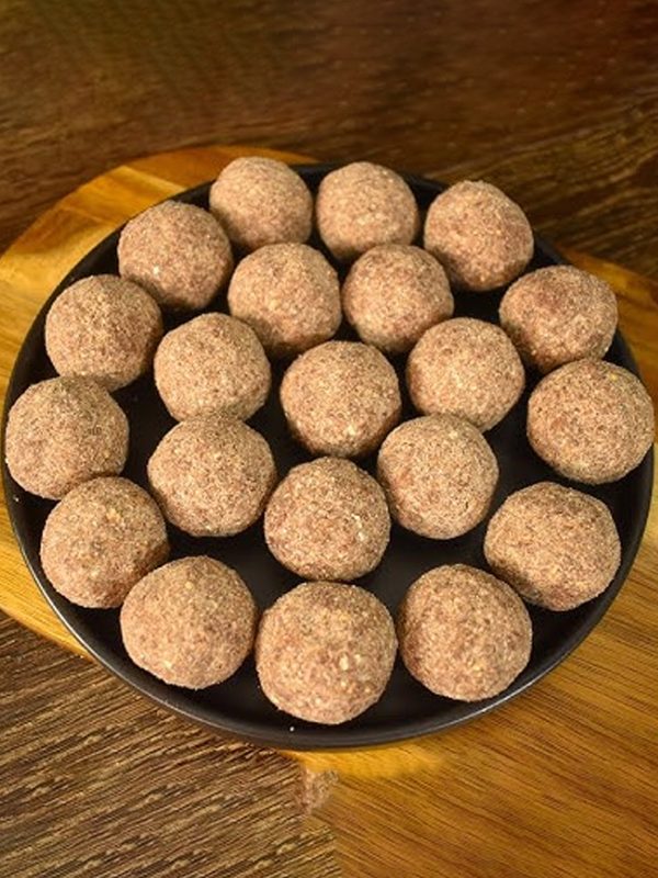 Raagi Ghee Laddu (Brown Sugar)